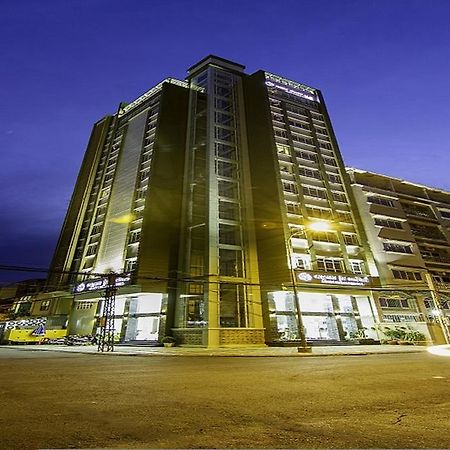 Rose Emerald Hotel Phnom Penh Exteriör bild
