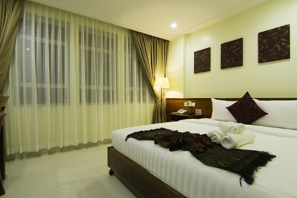 Rose Emerald Hotel Phnom Penh Exteriör bild