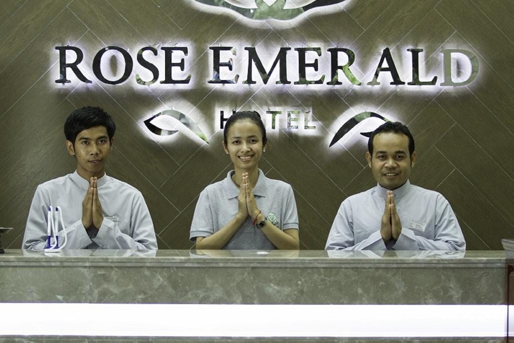 Rose Emerald Hotel Phnom Penh Exteriör bild