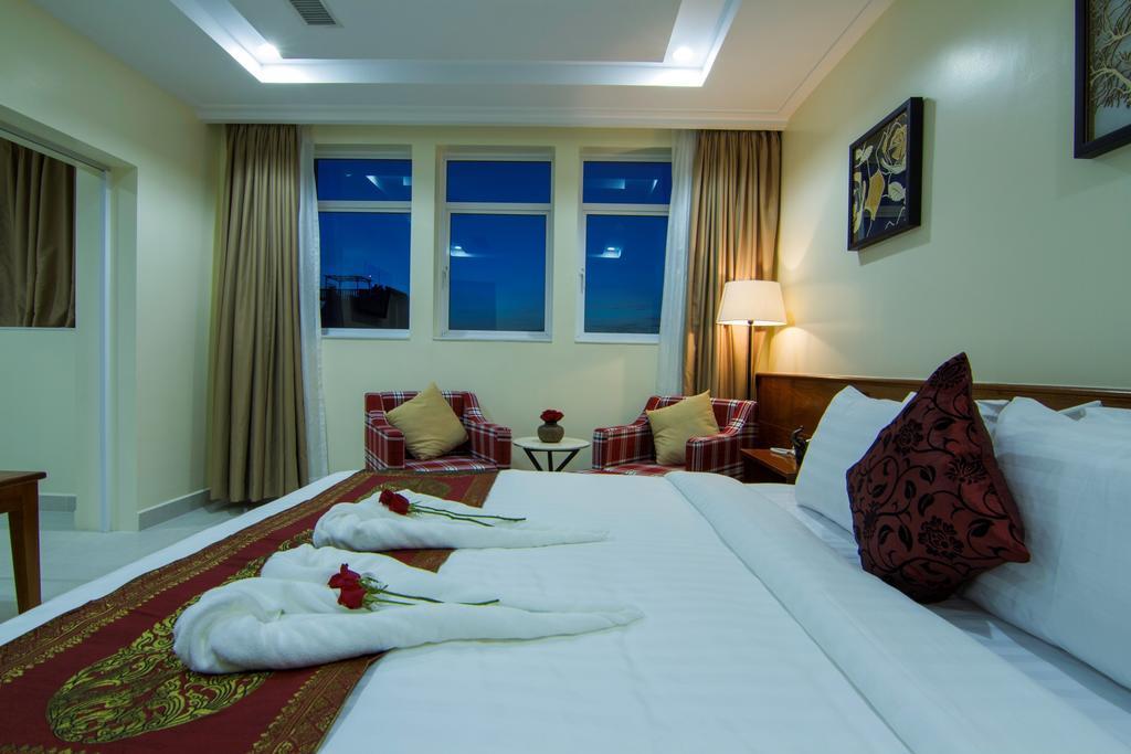Rose Emerald Hotel Phnom Penh Exteriör bild