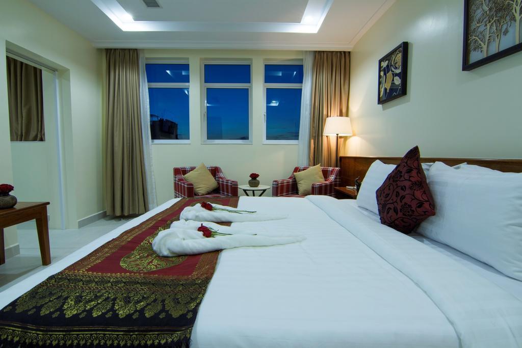 Rose Emerald Hotel Phnom Penh Exteriör bild