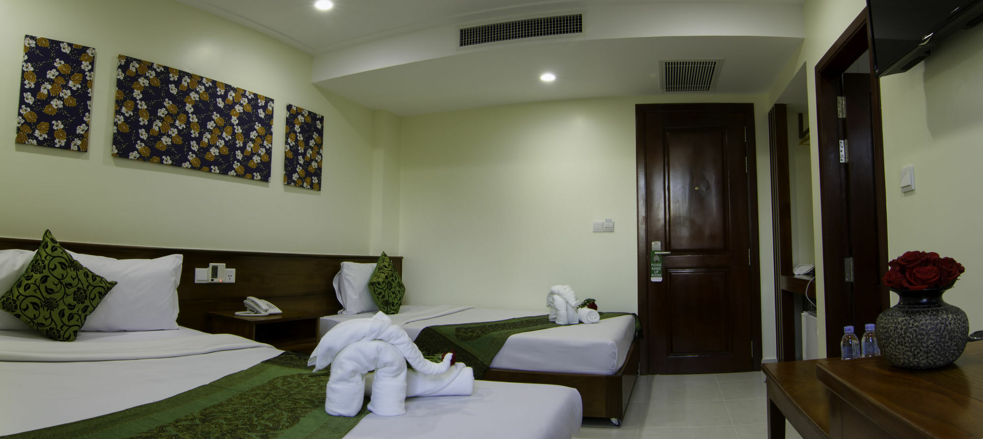 Rose Emerald Hotel Phnom Penh Exteriör bild