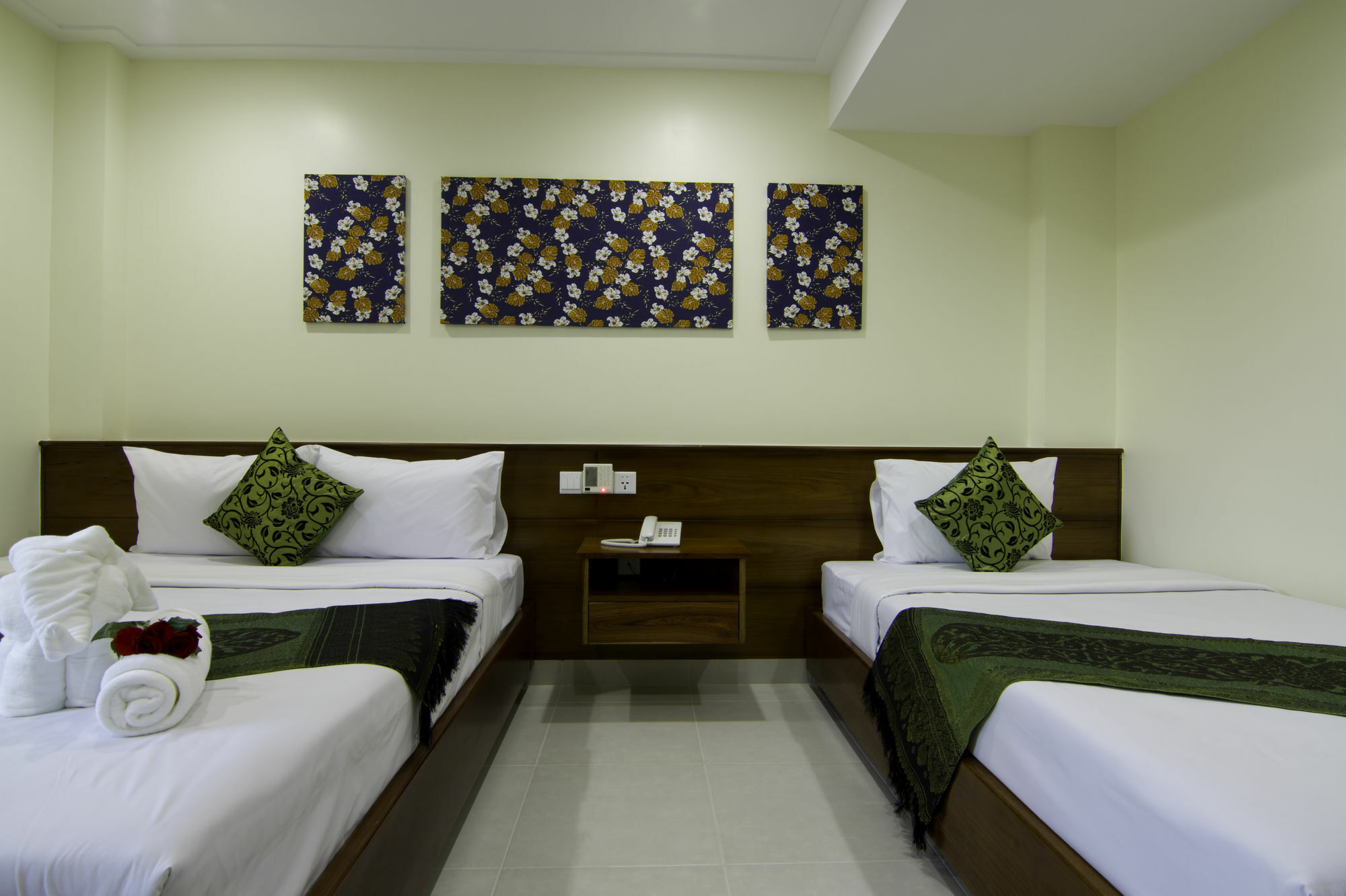 Rose Emerald Hotel Phnom Penh Exteriör bild