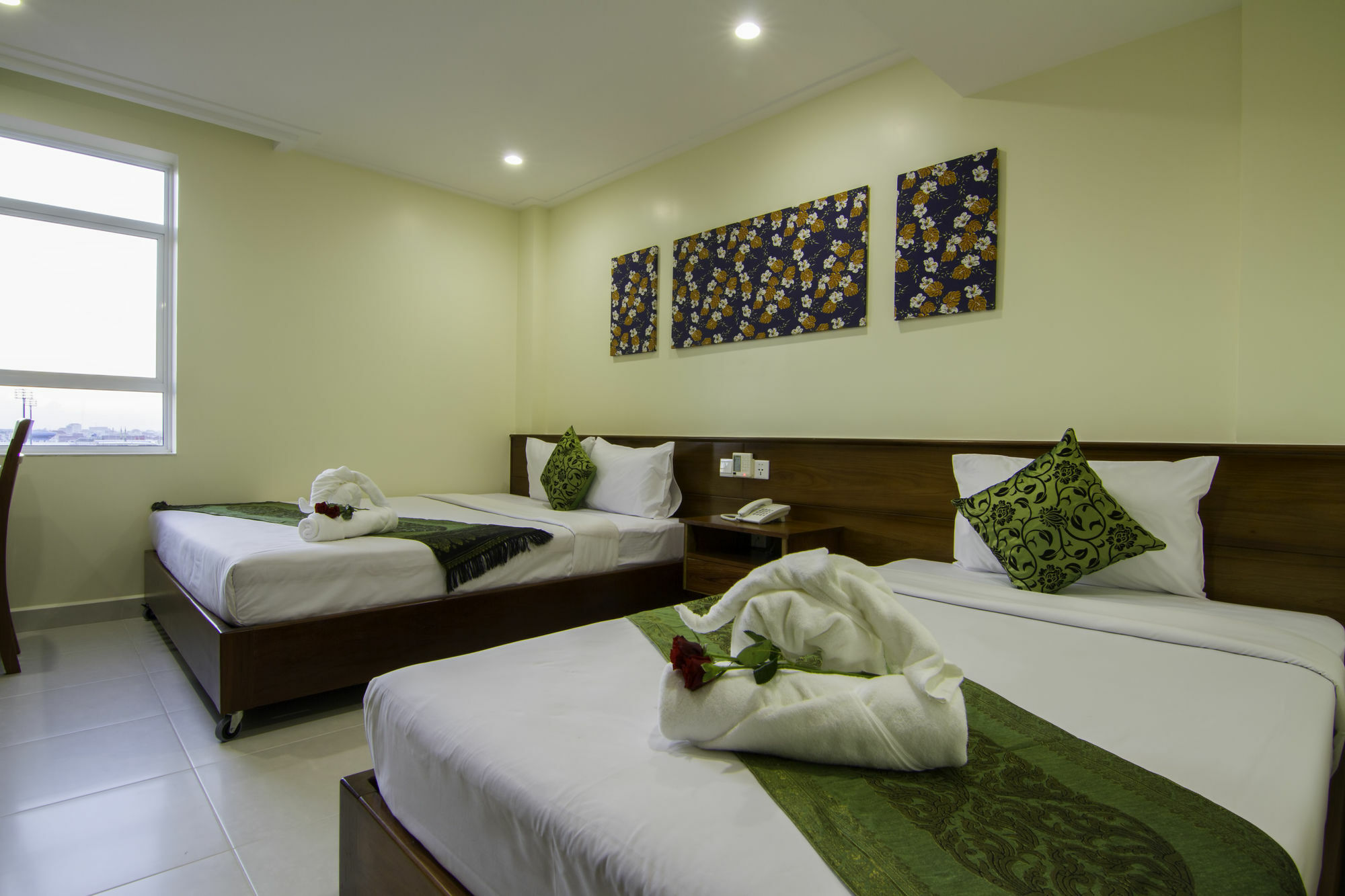 Rose Emerald Hotel Phnom Penh Exteriör bild