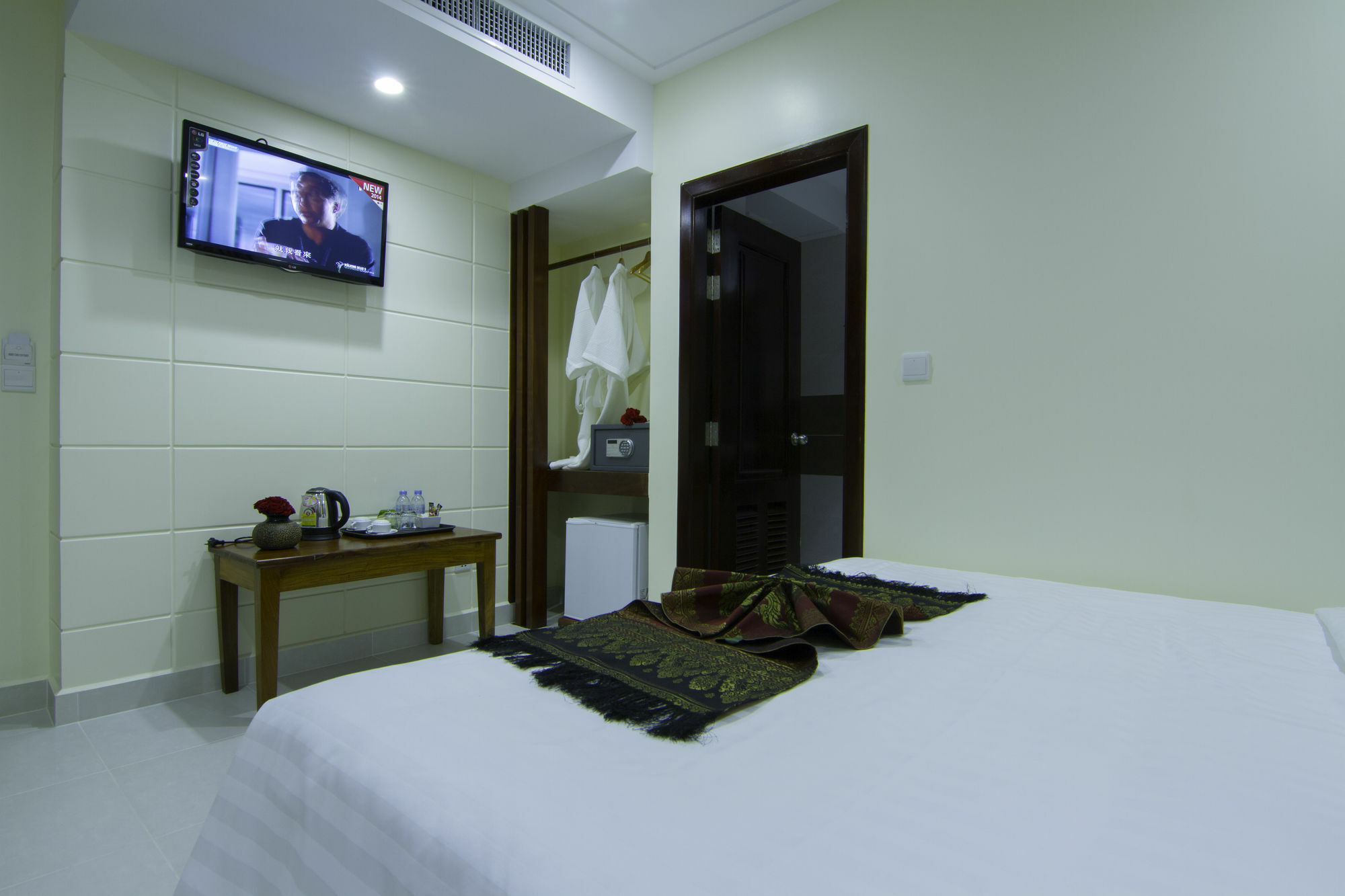 Rose Emerald Hotel Phnom Penh Exteriör bild