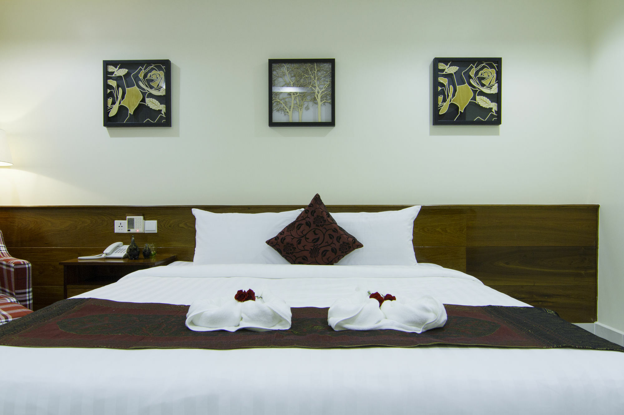Rose Emerald Hotel Phnom Penh Exteriör bild