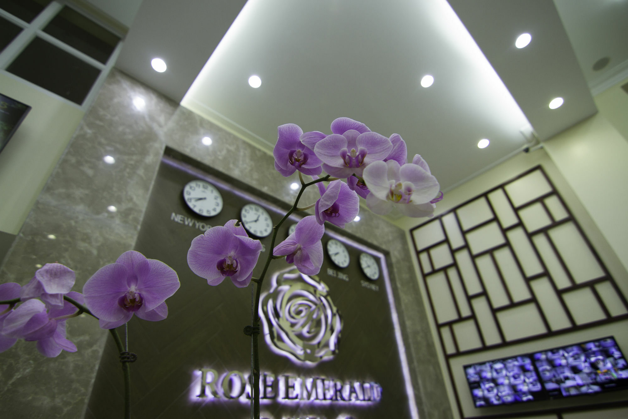 Rose Emerald Hotel Phnom Penh Exteriör bild